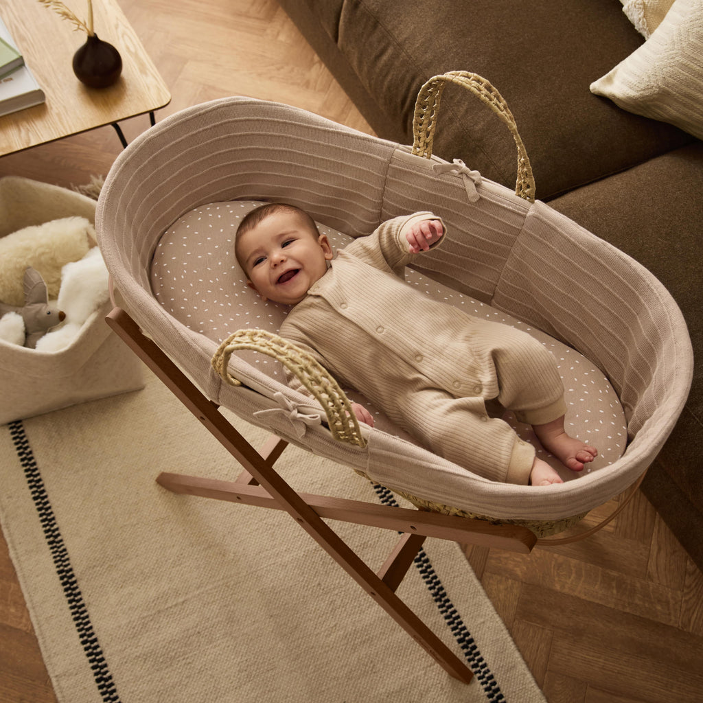 Organic Ripple Knitted Moses Basket, Mattress & Walnut Foldable Stand Truffle