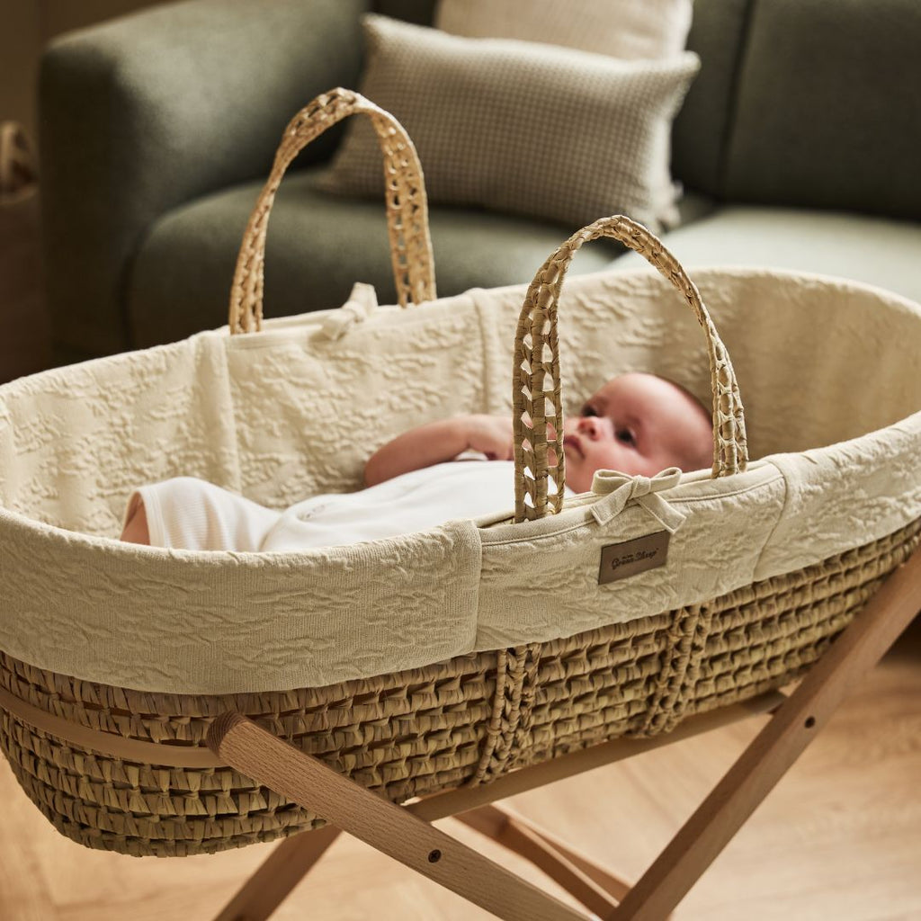 Organic Furrow Knitted Moses Basket, Mattress & Walnut Foldable Stand Linen