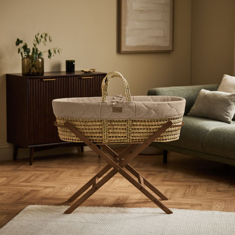 Organic Rice Quilt Moses Basket, Mattress & Walnut Static Stand Truffle with Cocoa