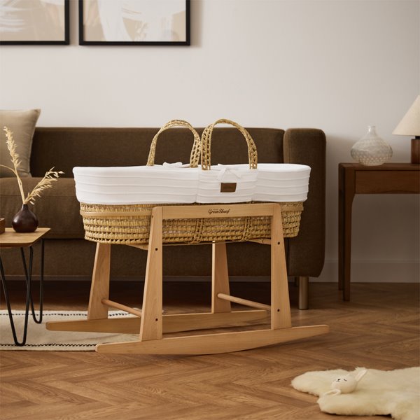 Organic Ripple Knitted Moses Basket, Mattress & Natural Rocking Stand White