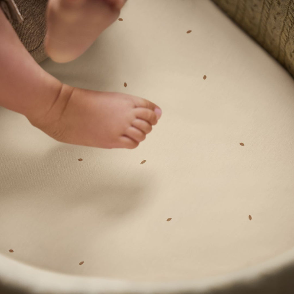 Organic Moses Basket Fitted Sheets in Linen with Cocoa Rice