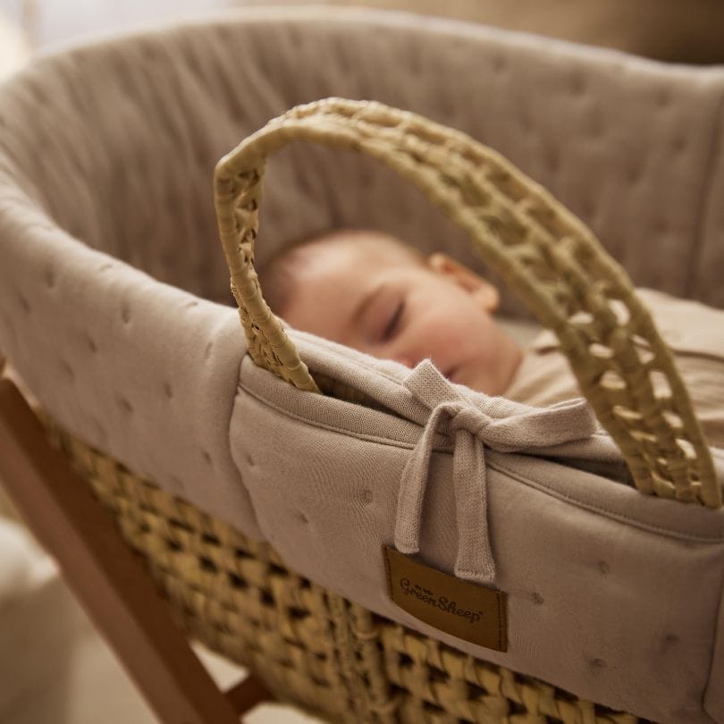 Organic Dimple Quilted Moses Basket, Mattress & Walnut Rocking Stand Truffle