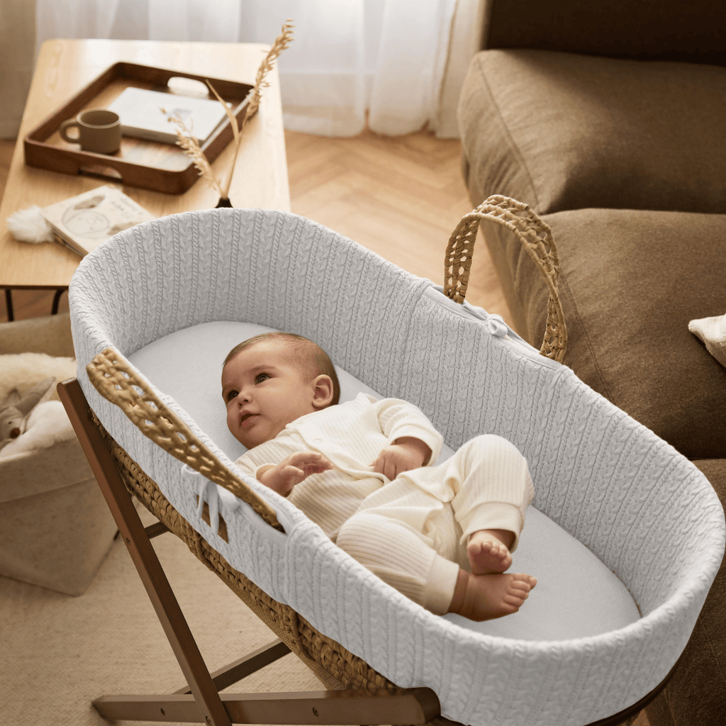 Organic Knitted Moses Basket, Mattress & Walnut Foldable Stand White
