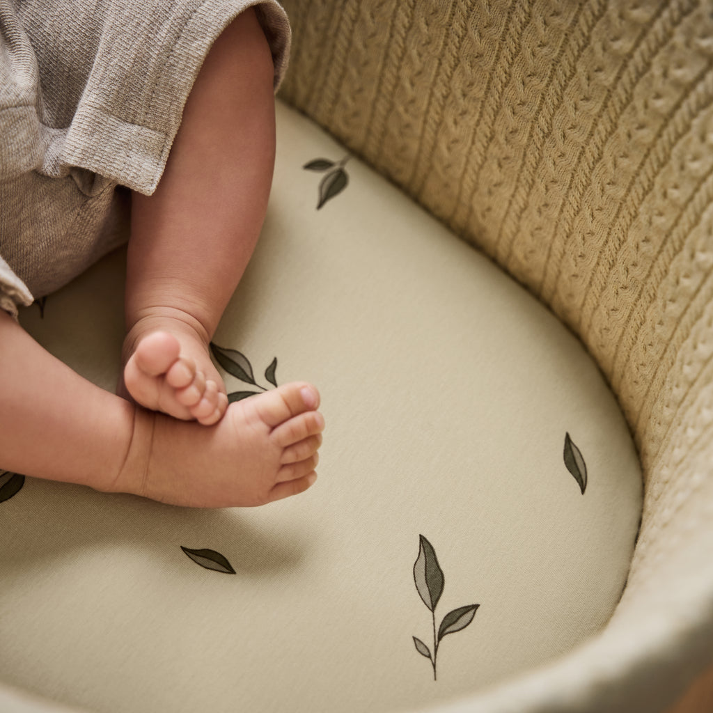 Organic Moses Basket Fitted Sheets in Leaves