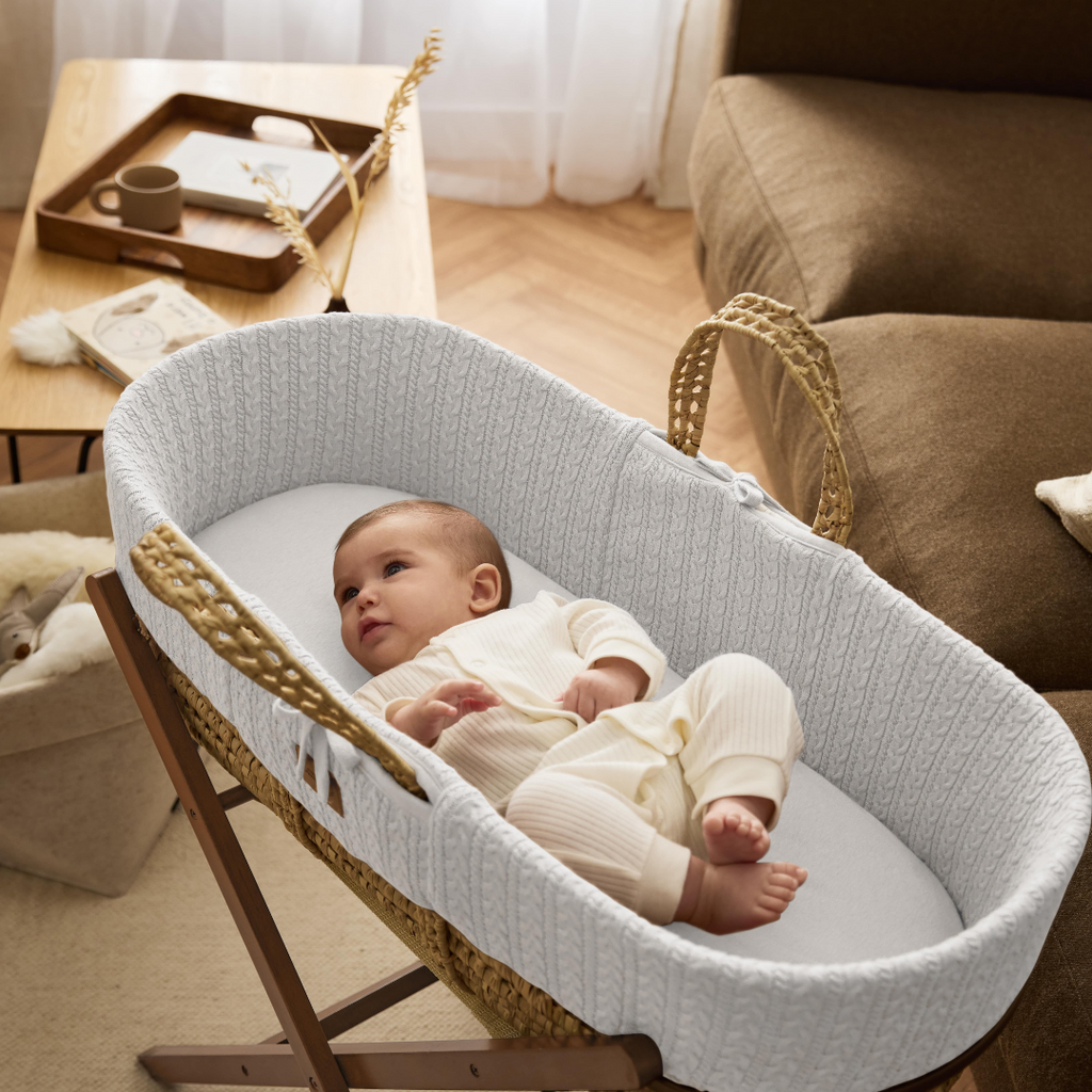 Organic Knitted Moses Basket, Mattress & Walnut Rocking Stand White