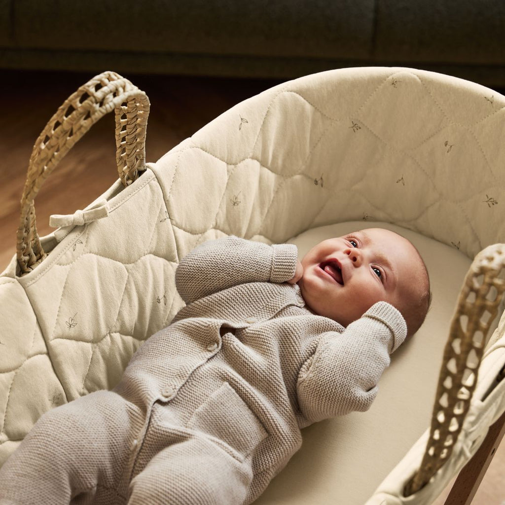 Organic Floral Quilt Moses Basket, Mattress & Walnut Static Stand