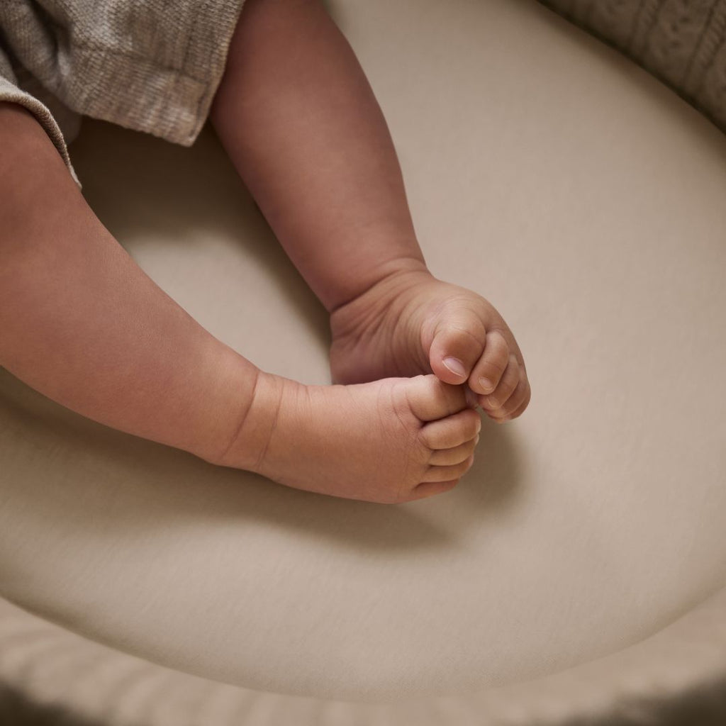 Organic Moses Basket Fitted Sheets in Truffle