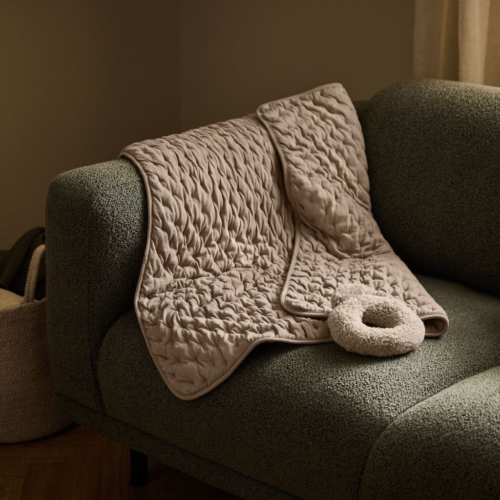 Organic Dimple Quilt in Truffle