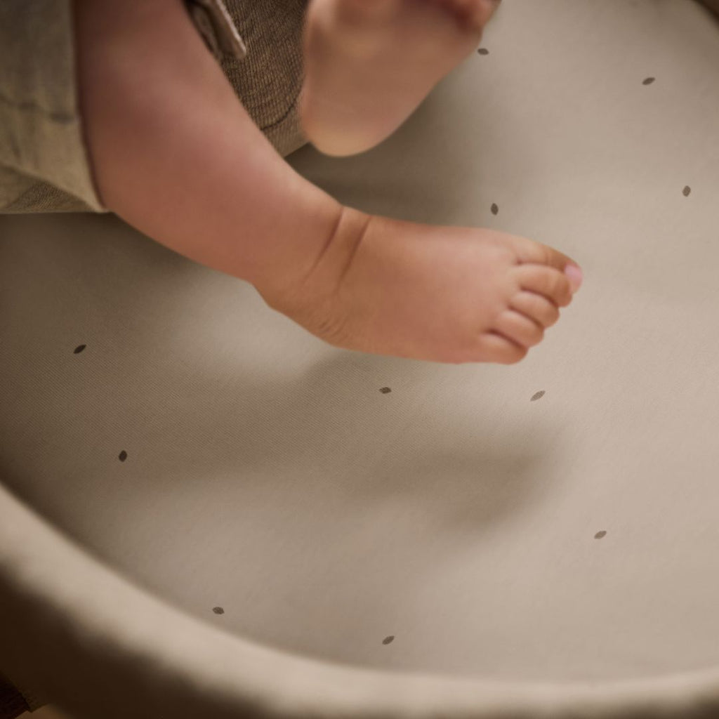 Organic Moses Basket Fitted Sheets in Truffle with Cocoa Rice